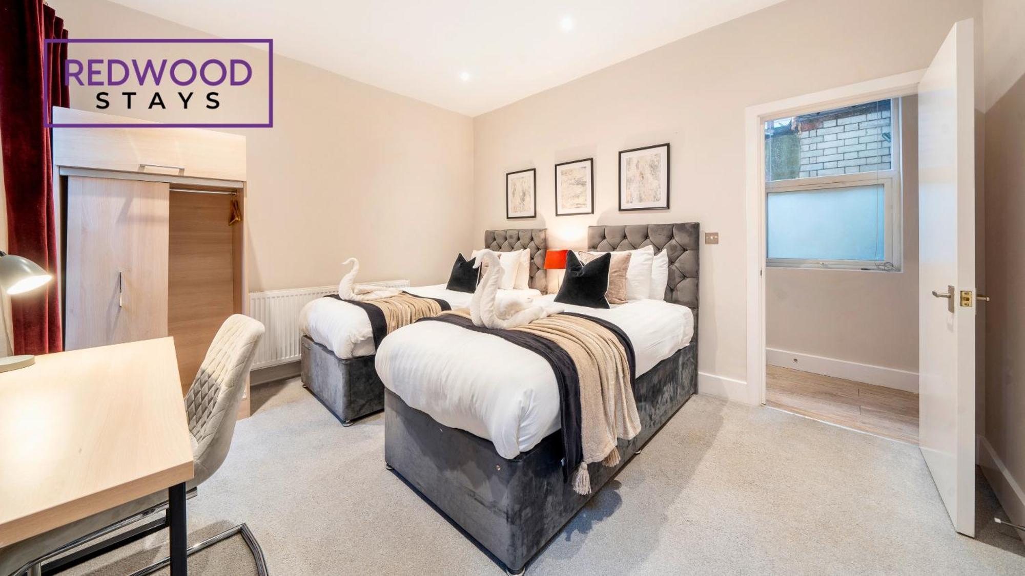 Newly Refurbished Everest Lodge Serviced Apartments For Contractors & Families, Free Wifi & Netflix By Redwood Stays Farnborough  Exterior photo