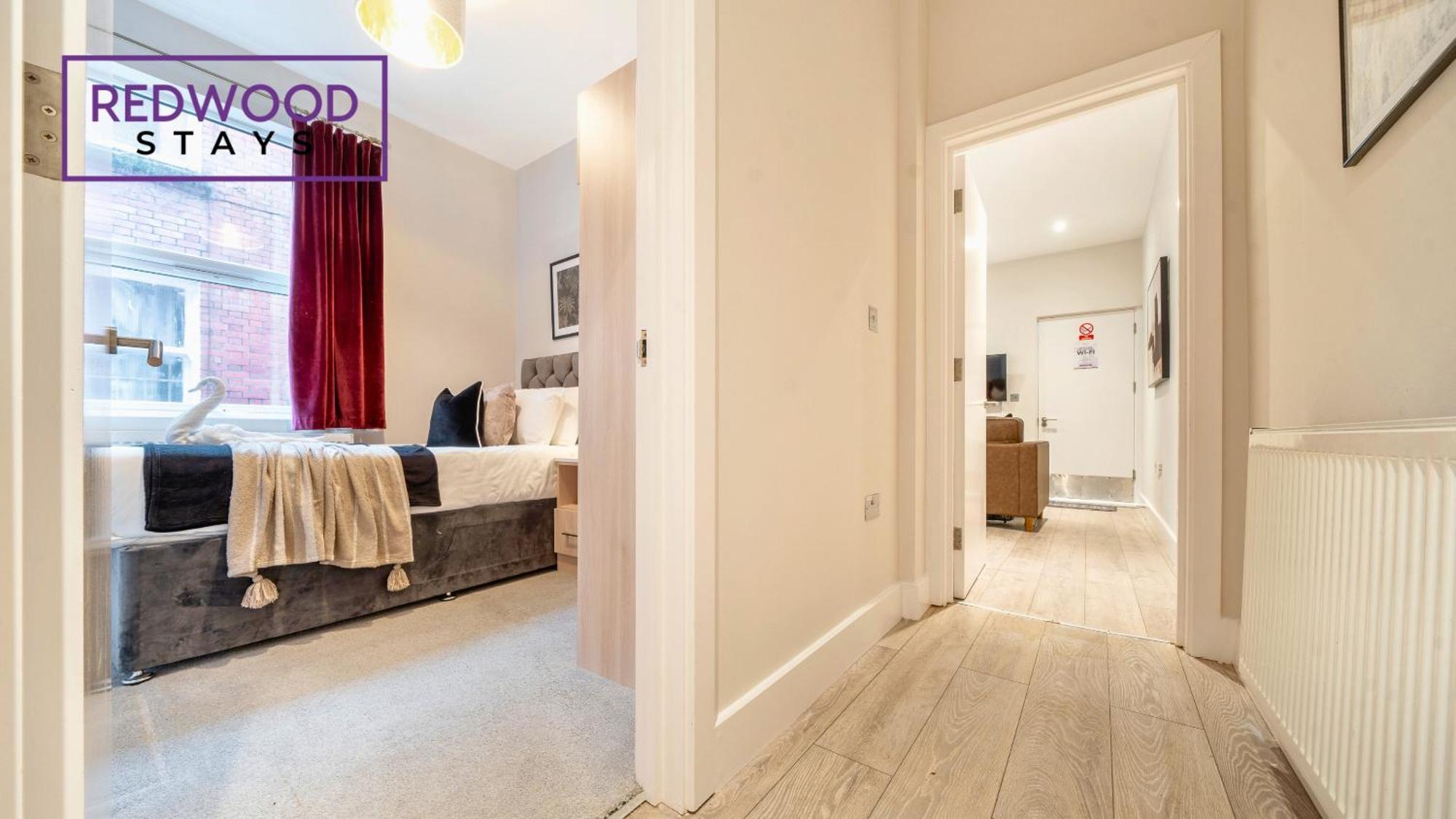 Newly Refurbished Everest Lodge Serviced Apartments For Contractors & Families, Free Wifi & Netflix By Redwood Stays Farnborough  Exterior photo