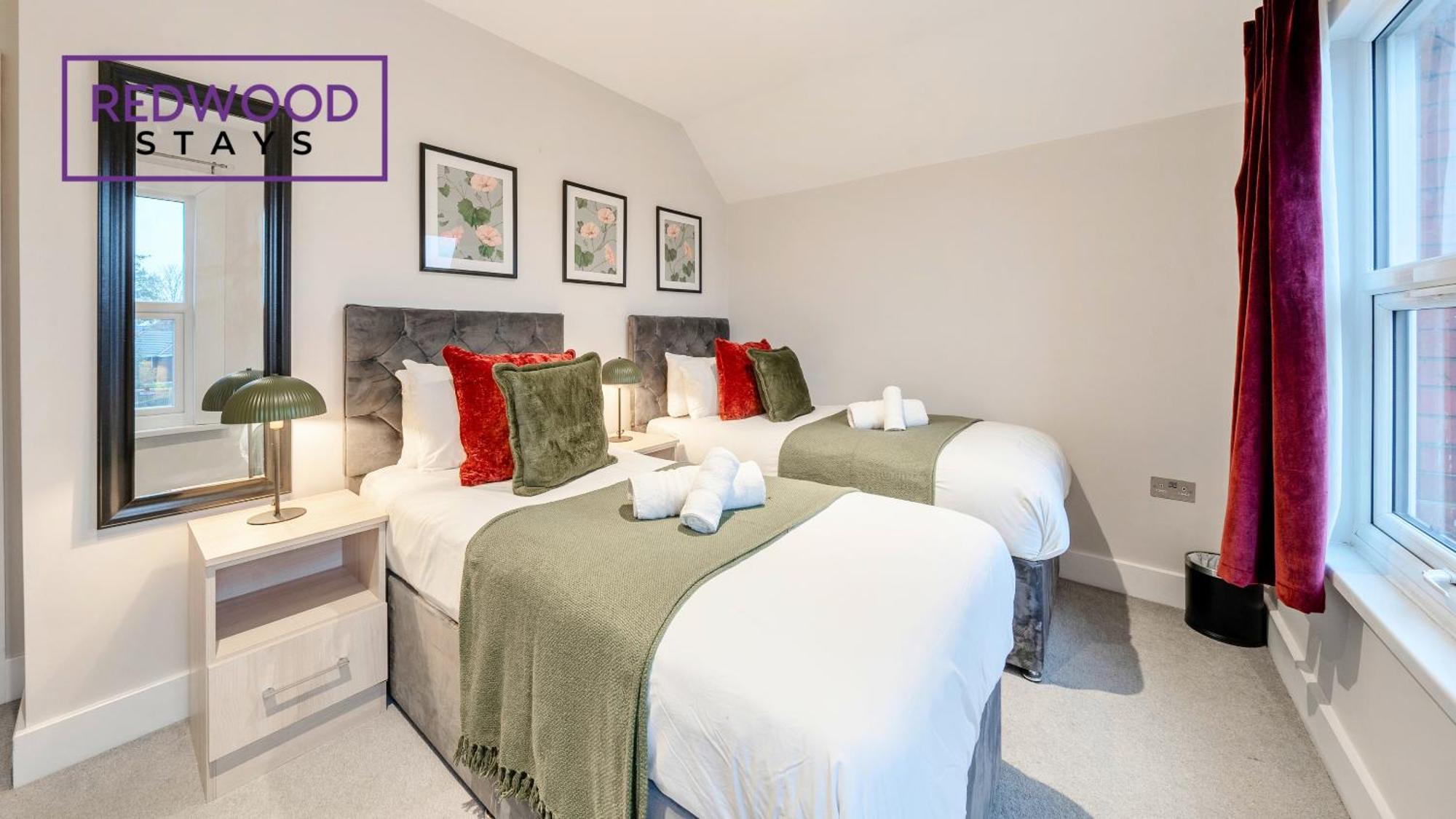 Newly Refurbished Everest Lodge Serviced Apartments For Contractors & Families, Free Wifi & Netflix By Redwood Stays Farnborough  Exterior photo