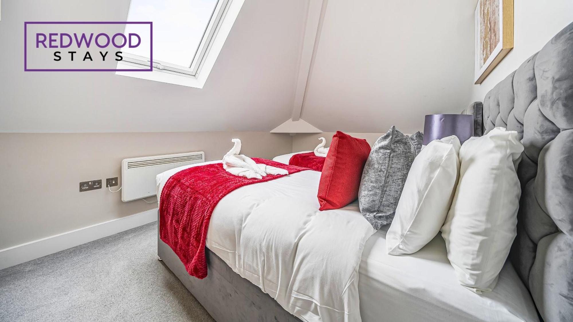 Newly Refurbished Everest Lodge Serviced Apartments For Contractors & Families, Free Wifi & Netflix By Redwood Stays Farnborough  Exterior photo