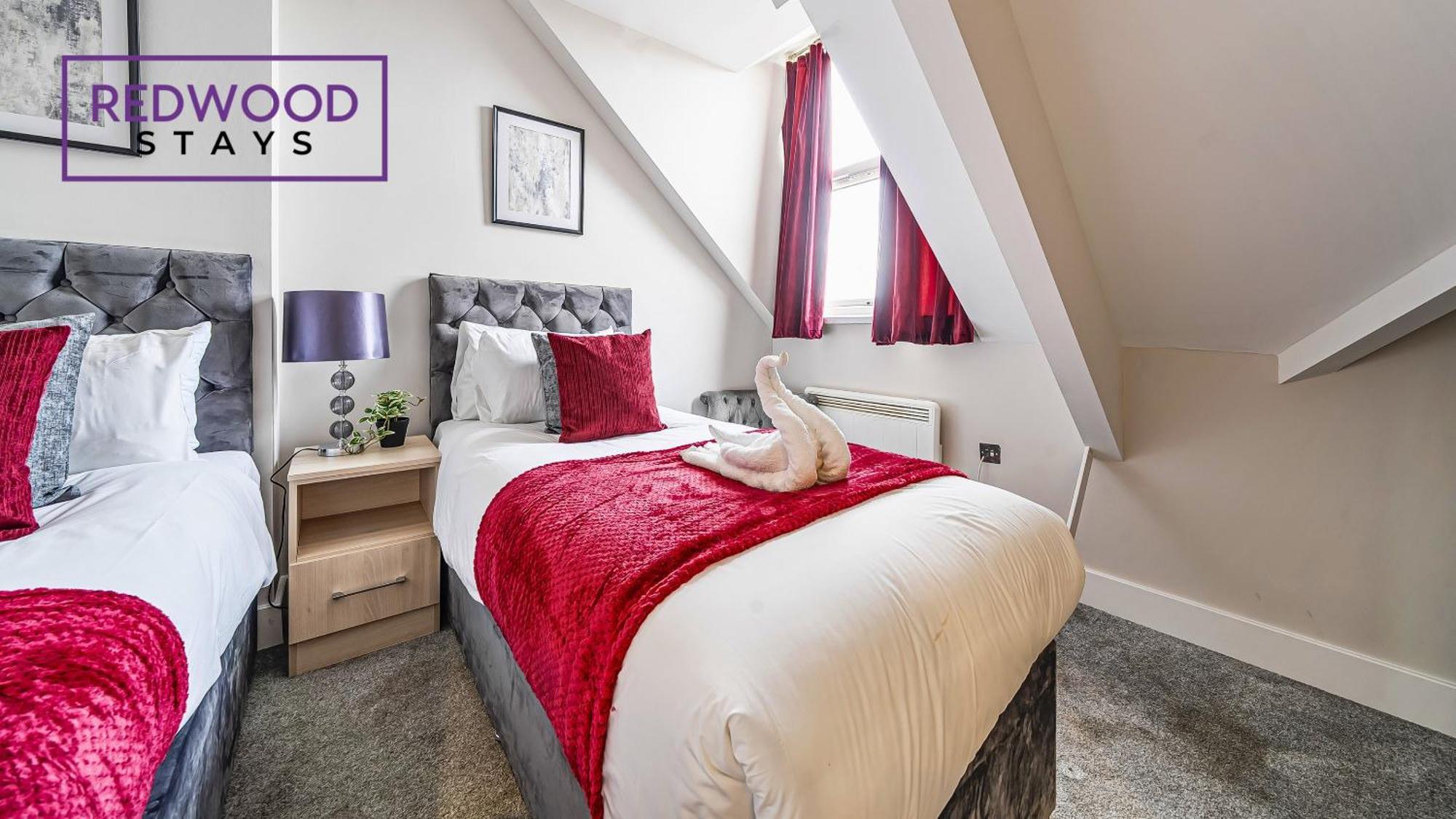 Newly Refurbished Everest Lodge Serviced Apartments For Contractors & Families, Free Wifi & Netflix By Redwood Stays Farnborough  Exterior photo
