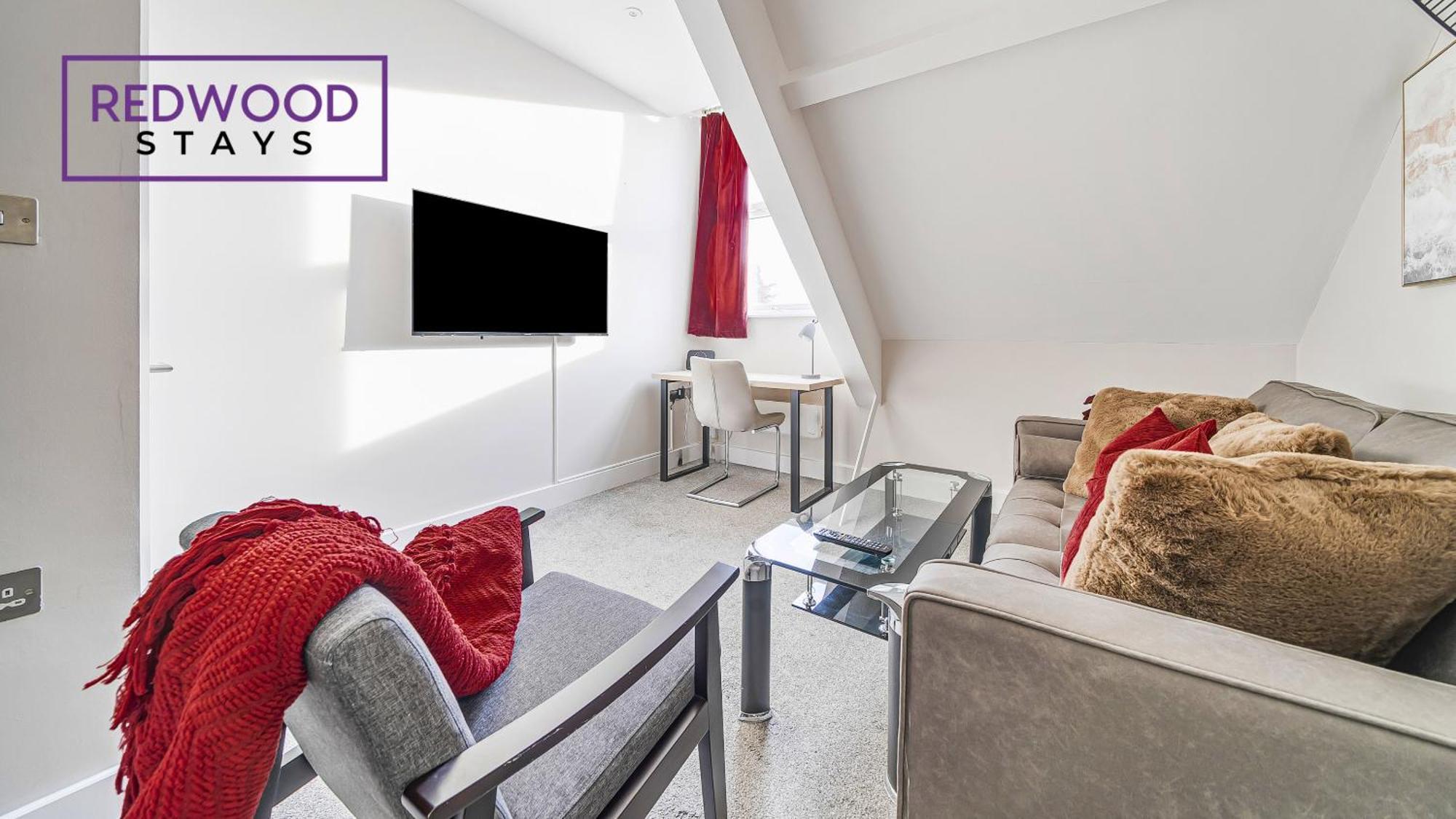 Newly Refurbished Everest Lodge Serviced Apartments For Contractors & Families, Free Wifi & Netflix By Redwood Stays Farnborough  Exterior photo